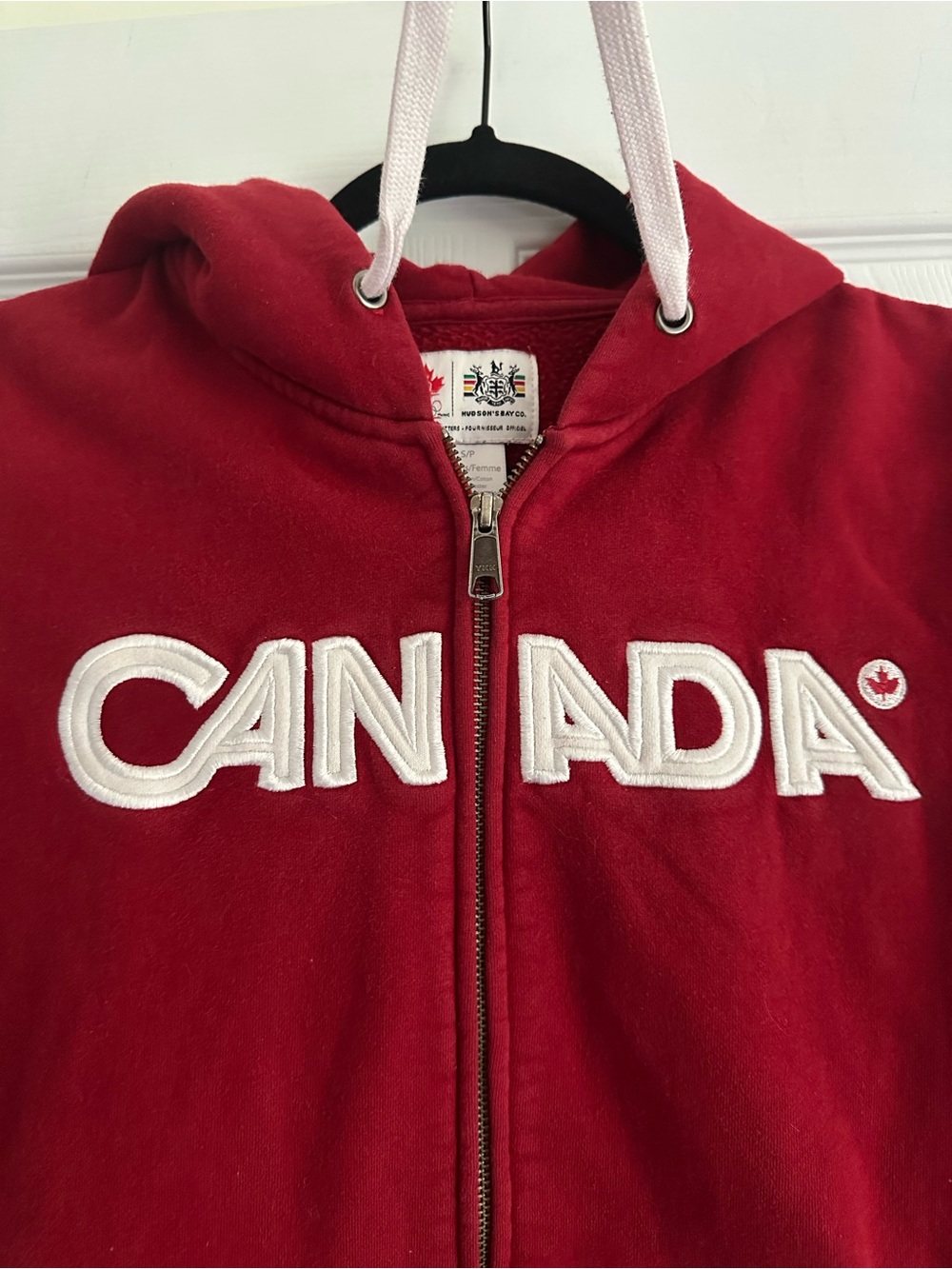 Size S Hudson’s Bay Women’s Vintage 2010 Canada Olympic Zip Hoodie Red Collectib - Picture 6 of 9